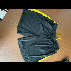 NIKE Livestrong men’s XXL gym shorts